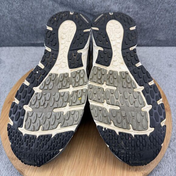 Athletic_Shoes